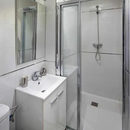 Apartment Wanderlust 3 *